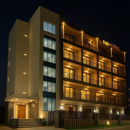 Fabhotel Satyam International Noida Extérieur photo
